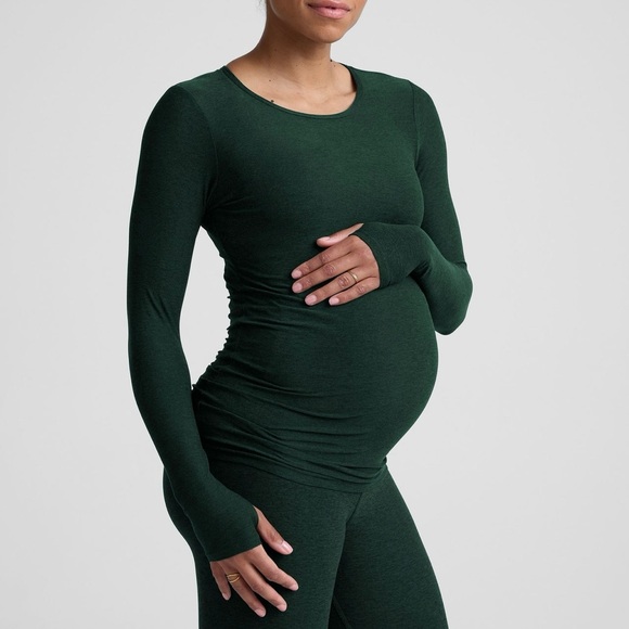 Beyond Yoga Beyond the Bump Featherweight Count On Me Maternity Crew Pullover - Picture 1 of 15